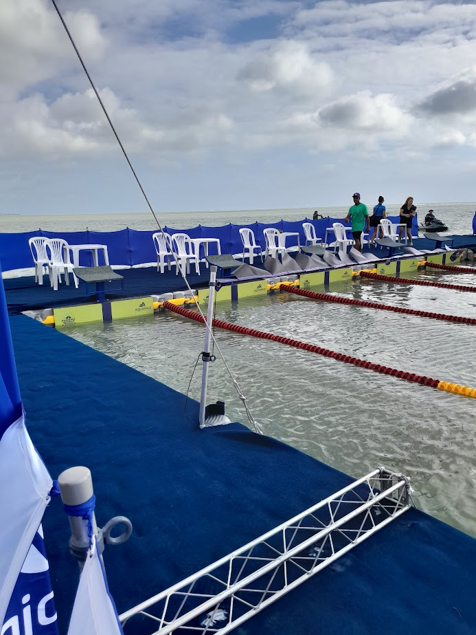 Aquarace, piscina flutuante Aquarace, piscina flutuante